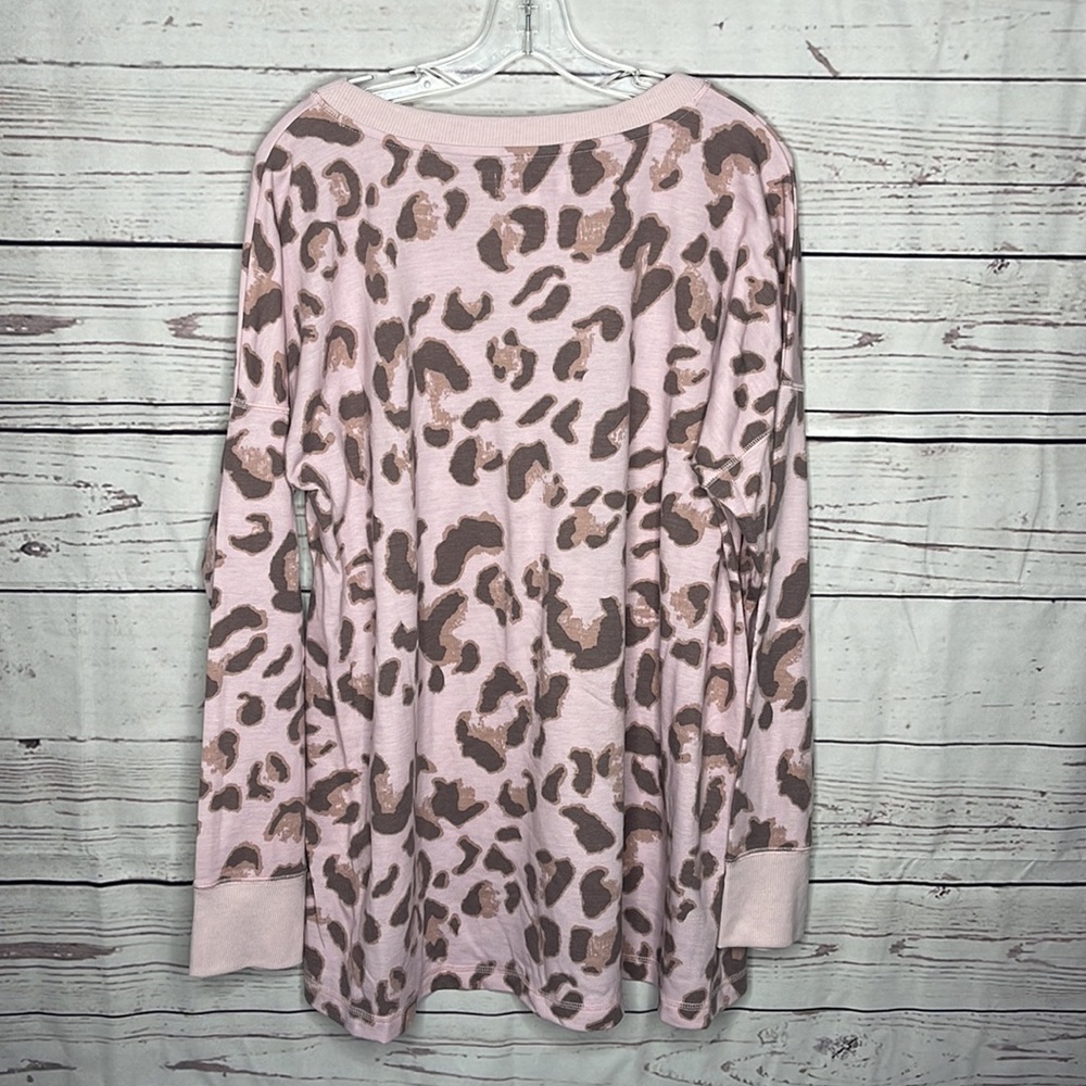 New Directions Pink Camo Design HILo Long Sleeve Sweatshirt Sz XL! - Picture 8 of 8